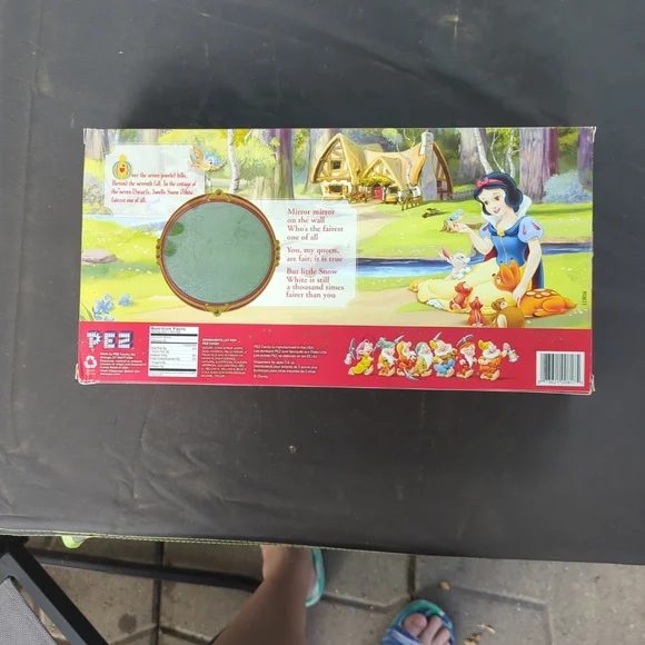 Snow White and the Seven Dwarfs Pez Collectors Set - Picture 2 of 3